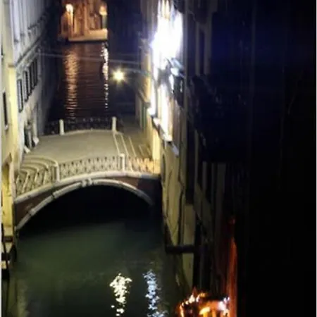 Lejlighed Charming Large Palazzo In Center For Up To 9 People Venedig