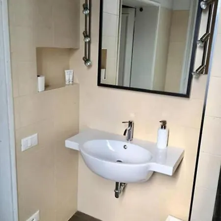 Charming Large Palazzo In Center For Up To 9 People Lejlighed