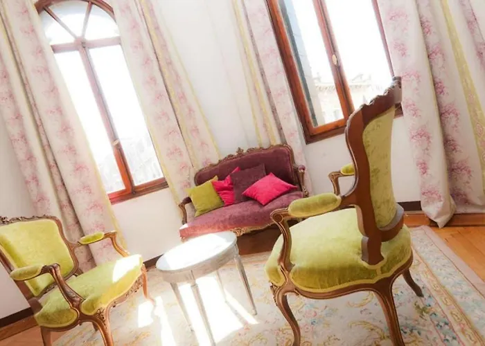 Charming Large Palazzo In Center For Up To 9 People *