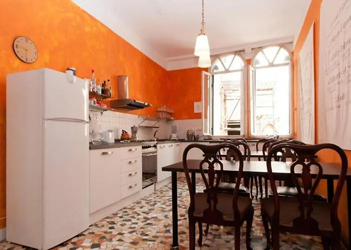 Charming Large Palazzo In Center For Up To 9 People * Venice