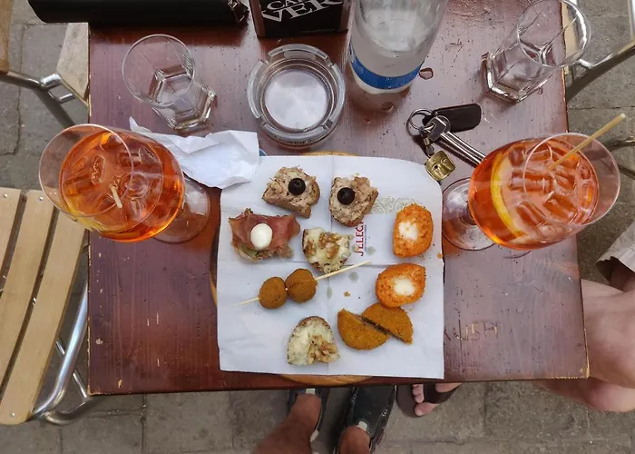 Apartment Charming Large Palazzo In Center For Up To 9 People