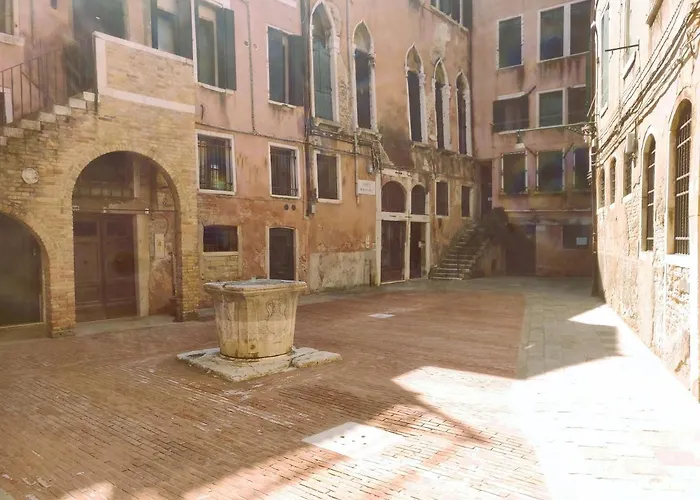 Charming Large Palazzo In Center For Up To 9 People